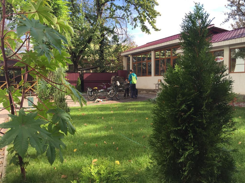 Fiveseasons Pansiyon Almatı Oda fotoğraf
