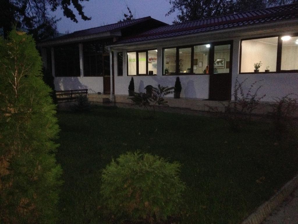 Fiveseasons Pansiyon Almatı Dış mekan fotoğraf